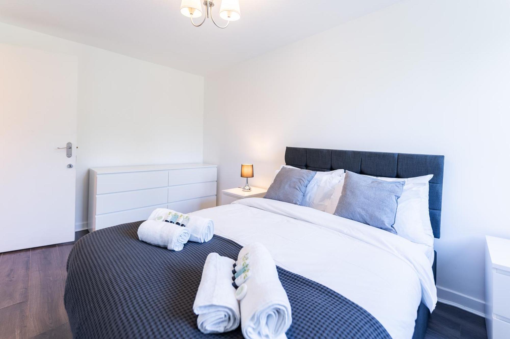 Luxury 3 Bedroom Flat With Balcony In Westbourne Park London Exterior foto