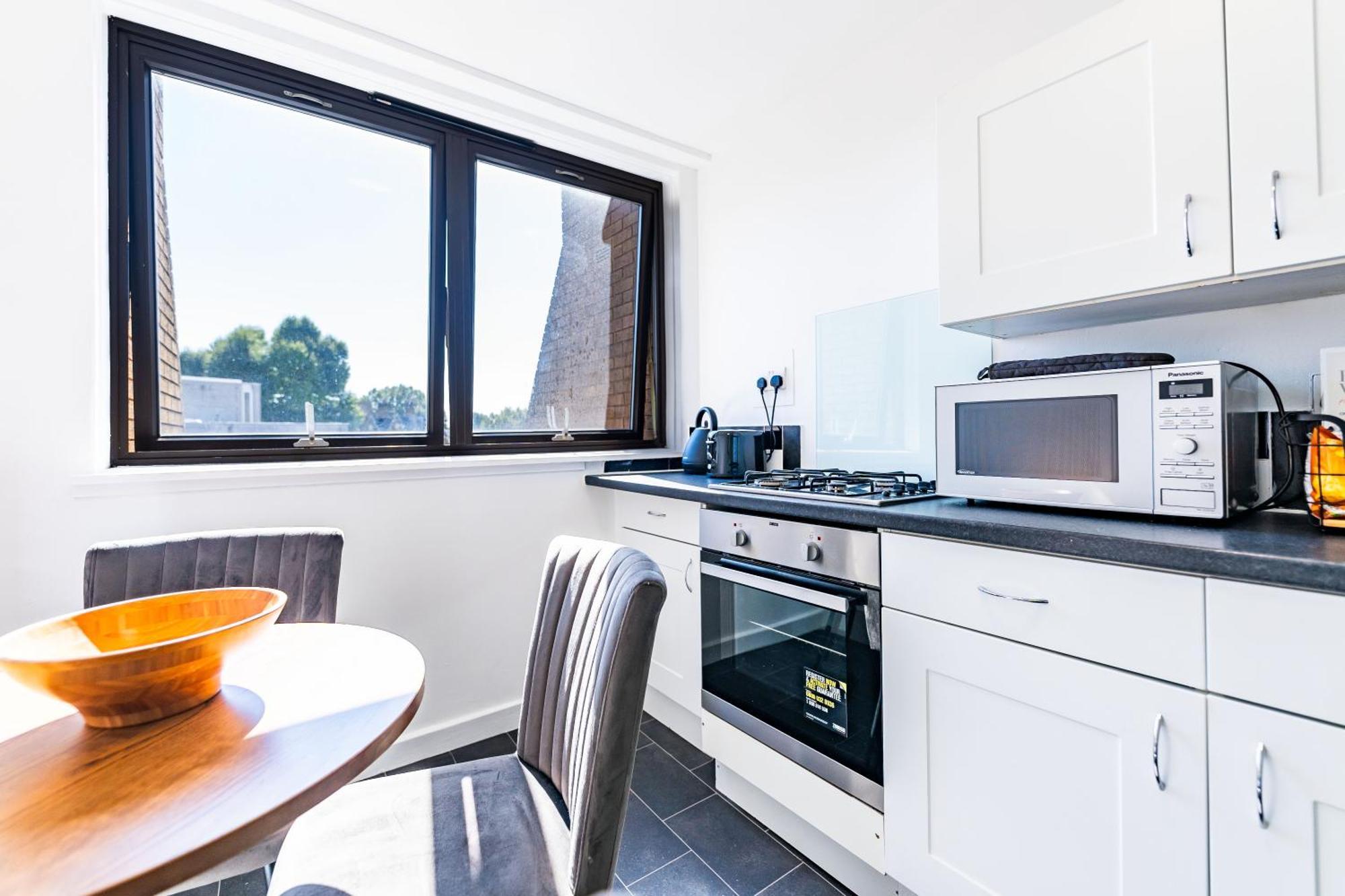 Luxury 3 Bedroom Flat With Balcony In Westbourne Park London Exterior foto