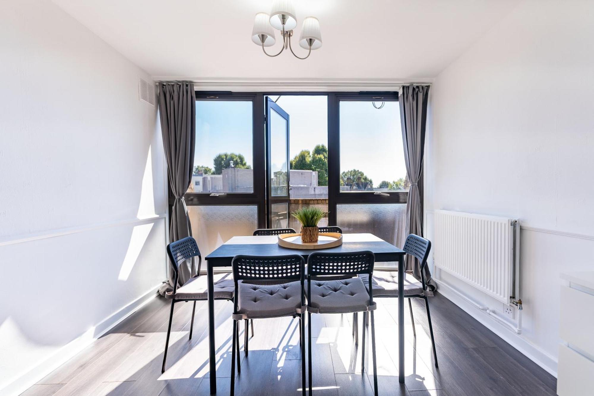 Luxury 3 Bedroom Flat With Balcony In Westbourne Park London Exterior foto