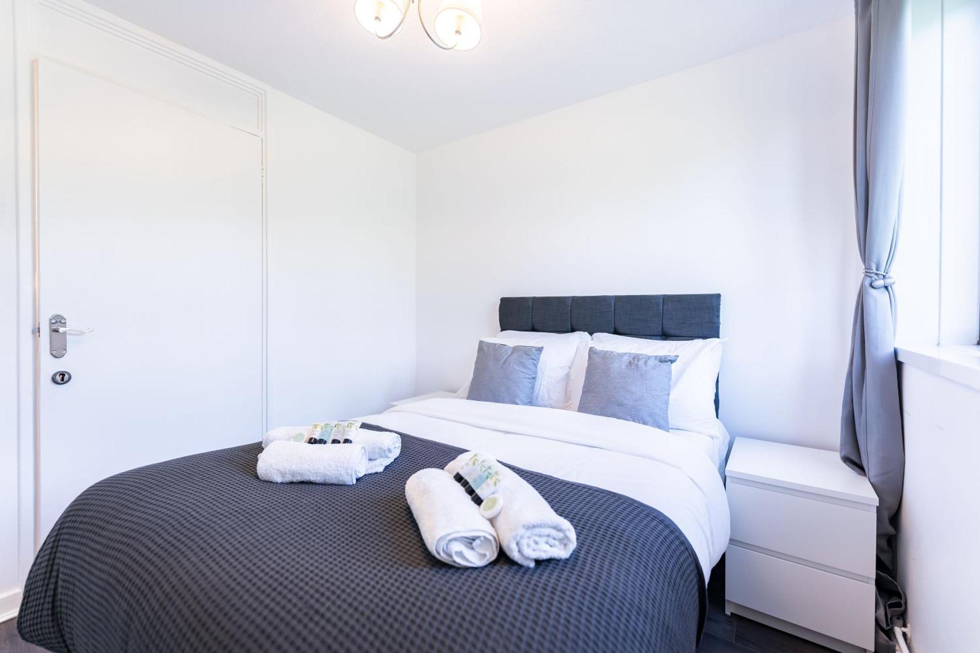 Luxury 3 Bedroom Flat With Balcony In Westbourne Park London Exterior foto