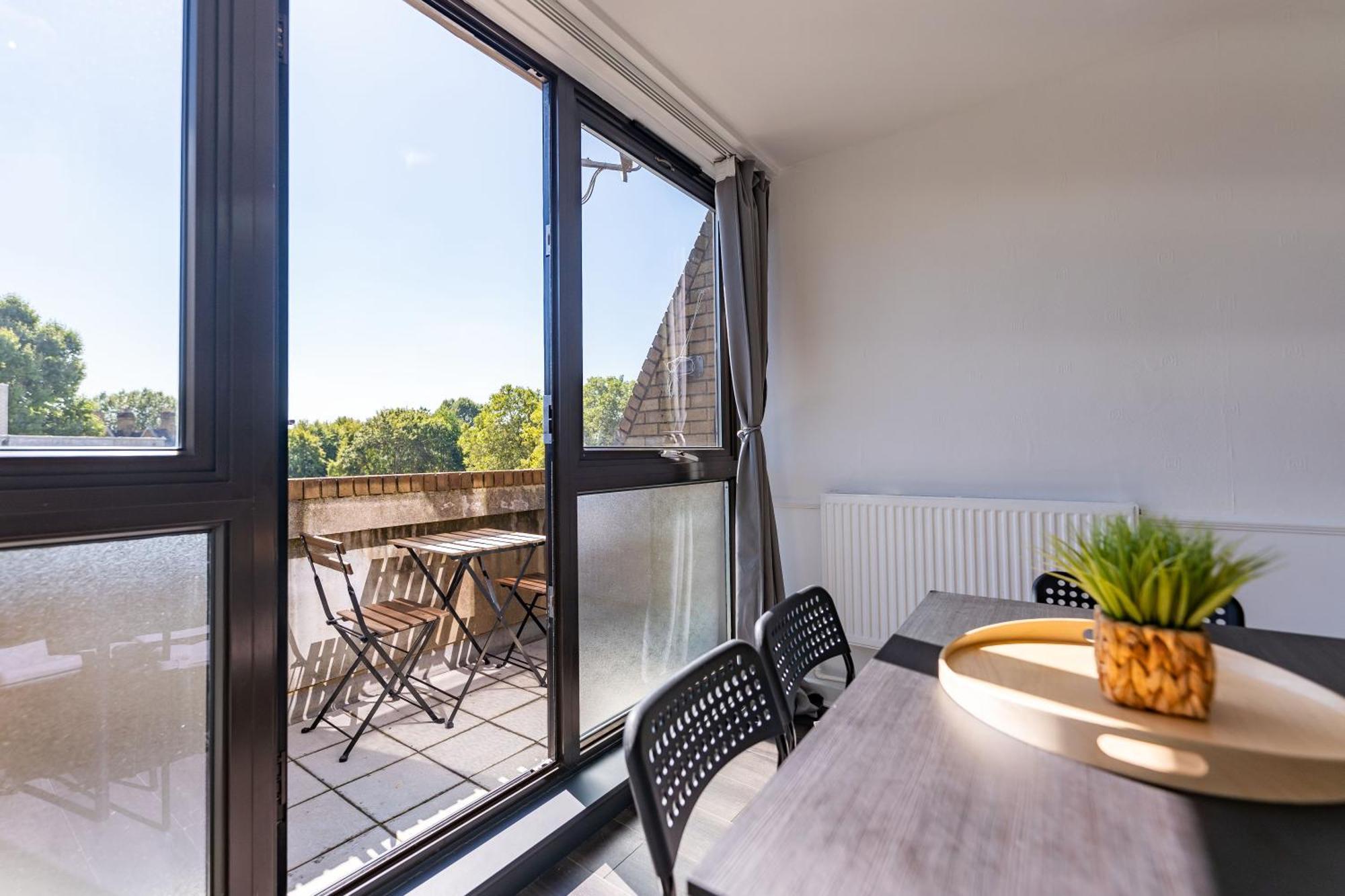 Luxury 3 Bedroom Flat With Balcony In Westbourne Park London Exterior foto